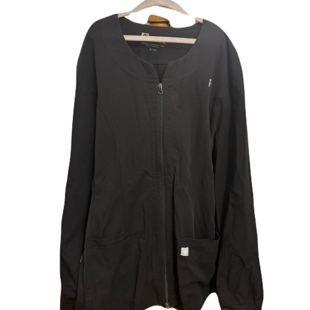 🆓 WITH PURCHASE - Women’s Black RN Scrub Jacket